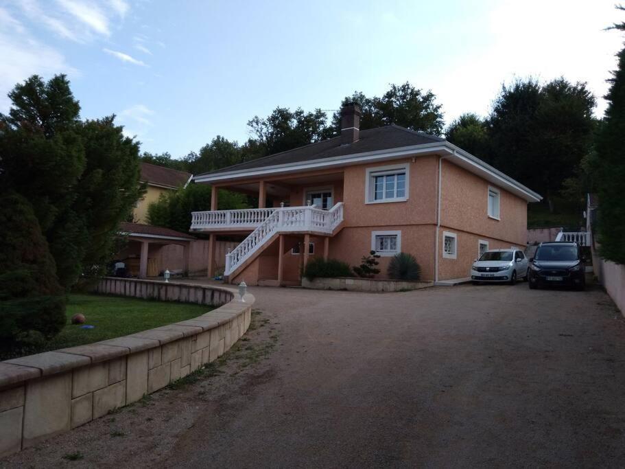 Comme A La Maison ! Chavanoz Экстерьер фото